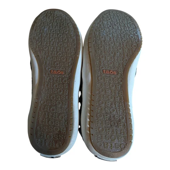 Taos Women Dandy Slip On Sneaker In Gray & White Starlite Pattern Size 7.5M - Picture 4 of 6